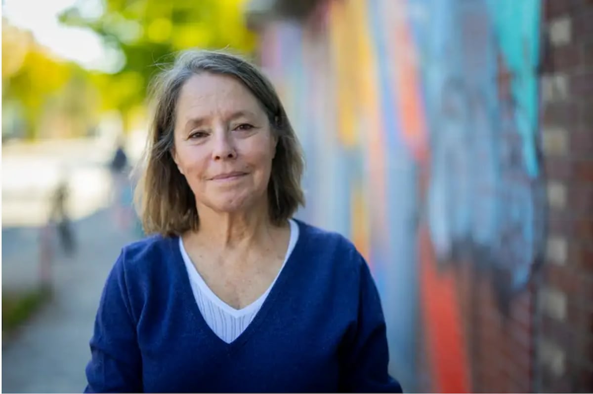 Après avoir publié quelques romans (<i>La promesse, L’heure mauve, L’homme aux chats</i>), voici Michèle Ouimet toujours aussi directe, par bouts effectivement cinglante, mais en prime vulnérable. 