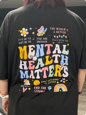 T-shirt d'une des personne pair-aidante. Crédit photo - Odile Joron